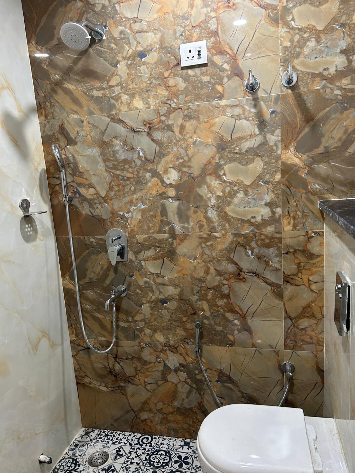 Hotel Aerocity Golden Close To New Delhi Airport Exterior foto